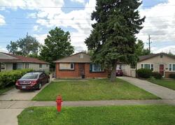 Pre-foreclosure in  Emery Ln Robbins, IL 60472