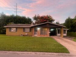 Pre-foreclosure in  E Esther St Orlando, FL 32812