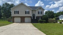 Pre-foreclosure in  BENJAMIN TRL Ellenwood, GA 30294
