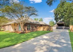 Pre-foreclosure in  Peachtree Ln Zachary, LA 70791