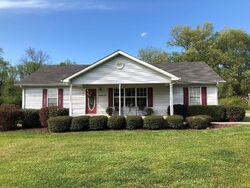 Pre-foreclosure in  Castle Dr Jasper, TN 37347