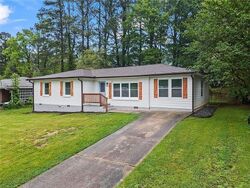 Pre-foreclosure in  GRAYWALL ST Atlanta, GA 30344