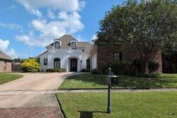 Pre-foreclosure in  Lake Path Dr Prairieville, LA 70769