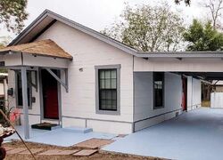  N Chupaderas St, San Antonio TX