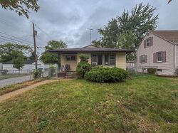 Pre-foreclosure in  Ridgeland Ave Hammond, IN 46324