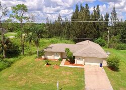 Pre-foreclosure in  E 10th St Lehigh Acres, FL 33936