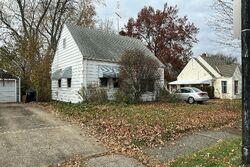 Pre-foreclosure in  Rockford St Akron, OH 44301