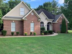 Pre-foreclosure in  MERRY LAKE DR Pike Road, AL 36064