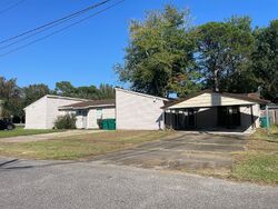 Pre-foreclosure in  Carnathan Ct Fort Walton Beach, FL 32547