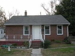 Pre-foreclosure in  Bell St Hampton, VA 23661