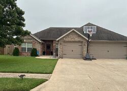 Pre-foreclosure in  Meadowsweet Dr Prairie Grove, AR 72753