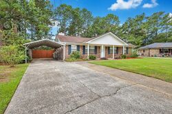 Pre-foreclosure in  Whitetail Cir Hinesville, GA 31313