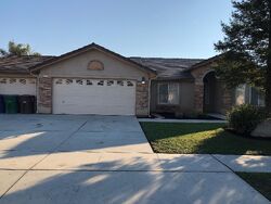 Pre-foreclosure in  S Park Ave Kerman, CA 93630