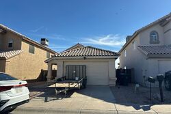 Pre-foreclosure in  W WIKIEUP LN Glendale, AZ 85308