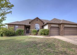  Whispering Oaks Dr, Joplin MO