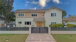 Pre-foreclosure in  Gentry Ave Valley Village, CA 91607