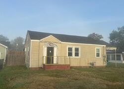 Pre-foreclosure Listing in Maple Loop LA PLACE, LA 70068