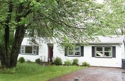 Pre-foreclosure in  LEXINGTON AVE Highland Mills, NY 10930
