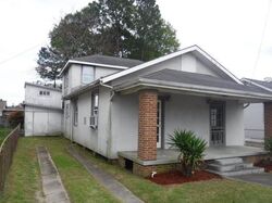 Pre-foreclosure in  ALLO AVE Marrero, LA 70072