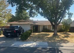Pre-foreclosure in  Ashgrove Way Sacramento, CA 95826