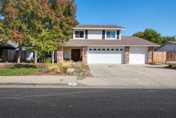 Pre-foreclosure in  N CINDY AVE Clovis, CA 93612