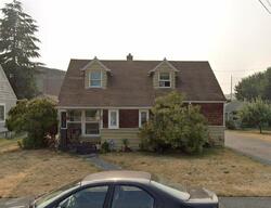 Pre-foreclosure in  J ST NE Auburn, WA 98002