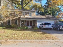 Pre-foreclosure in  SHADYBROOK DR Novi, MI 48375
