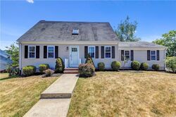 Pre-foreclosure in  BALDWIN DR Middletown, CT 06457