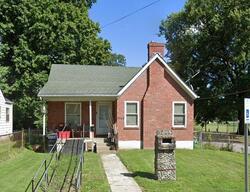 Pre-foreclosure in  HENRY AVE Louisville, KY 40215
