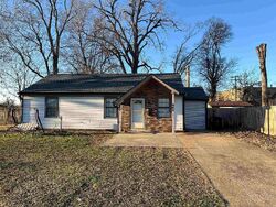  W Carlson St, Trumann AR