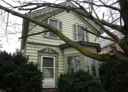 Pre-foreclosure in  E 71ST ST Cleveland, OH 44105