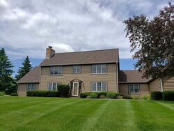 Pre-foreclosure in  Parsons Rd Dundee, IL 60118