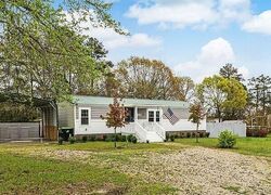 Pre-foreclosure in  Harbor Ridge Dr Se Bolivia, NC 28422