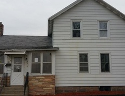 Pre-foreclosure in  LAKE ST Baraboo, WI 53913