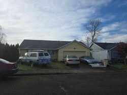 Pre-foreclosure in  Nw Bonanza Ave Dallas, OR 97338