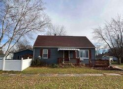 Pre-foreclosure in  Galarno St Bay City, MI 48708