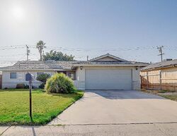  Sandpiper Rd, Bakersfield CA