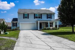 Pre-foreclosure in  Enclave Ct Greenwood, IN 46143