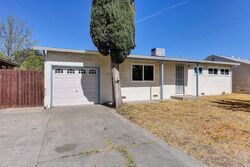 Pre-foreclosure in  Lee Dr Sacramento, CA 95815
