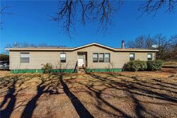 Pre-foreclosure in  Sunset Ln Harrah, OK 73045