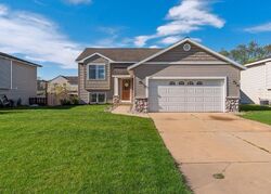 Pre-foreclosure in  Blue Grass Ln Holland, MI 49424