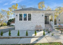 Pre-foreclosure in  SAINT PAULS PL Mount Vernon, NY 10550