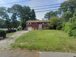 Pre-foreclosure in  Pine St Selden, NY 11784