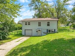 Pre-foreclosure in  E 152nd St Grandview, MO 64030