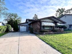 Pre-foreclosure in  LANDAU RD University Park, IL 60484