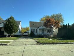 Pre-foreclosure in  GARFIELD ST Roseville, MI 48066