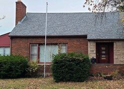 Pre-foreclosure in  Poinciana Rd Middletown, OH 45042