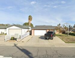 Pre-foreclosure in  S Corcoran Ave Avenal, CA 93204