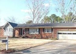 Pre-foreclosure in  Farley Dr Se Huntsville, AL 35802