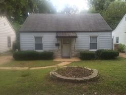 Pre-foreclosure in  Vernon Ave Saint Louis, MO 63130